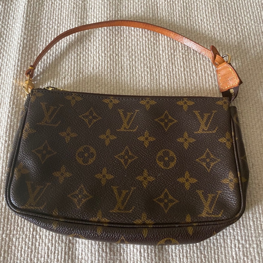 Louis Vuitton Pochette Monogram